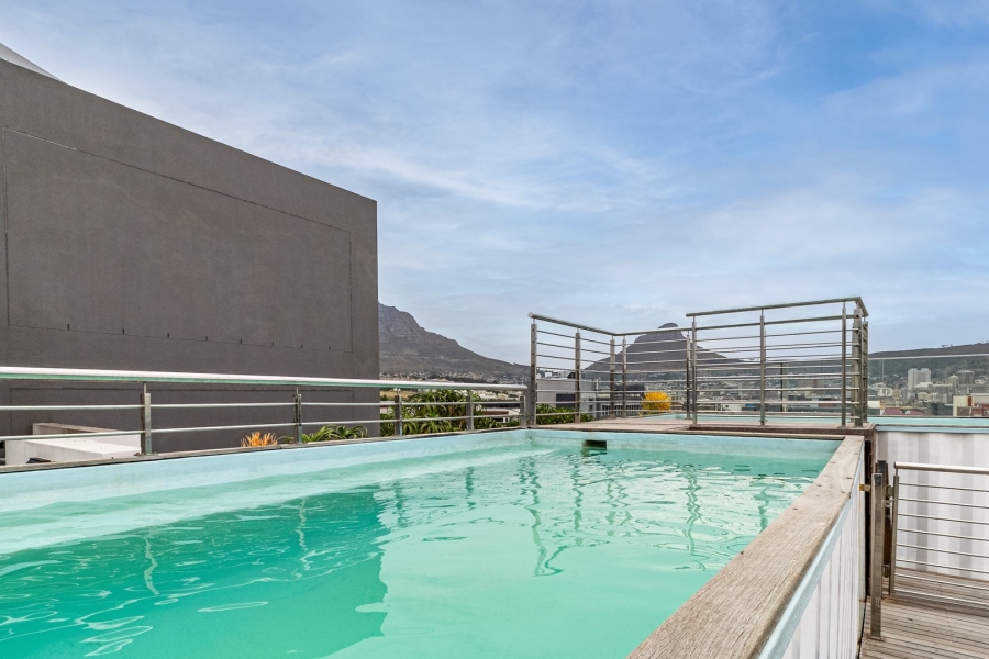1 Bedroom Property for Sale in Woodstock Western Cape